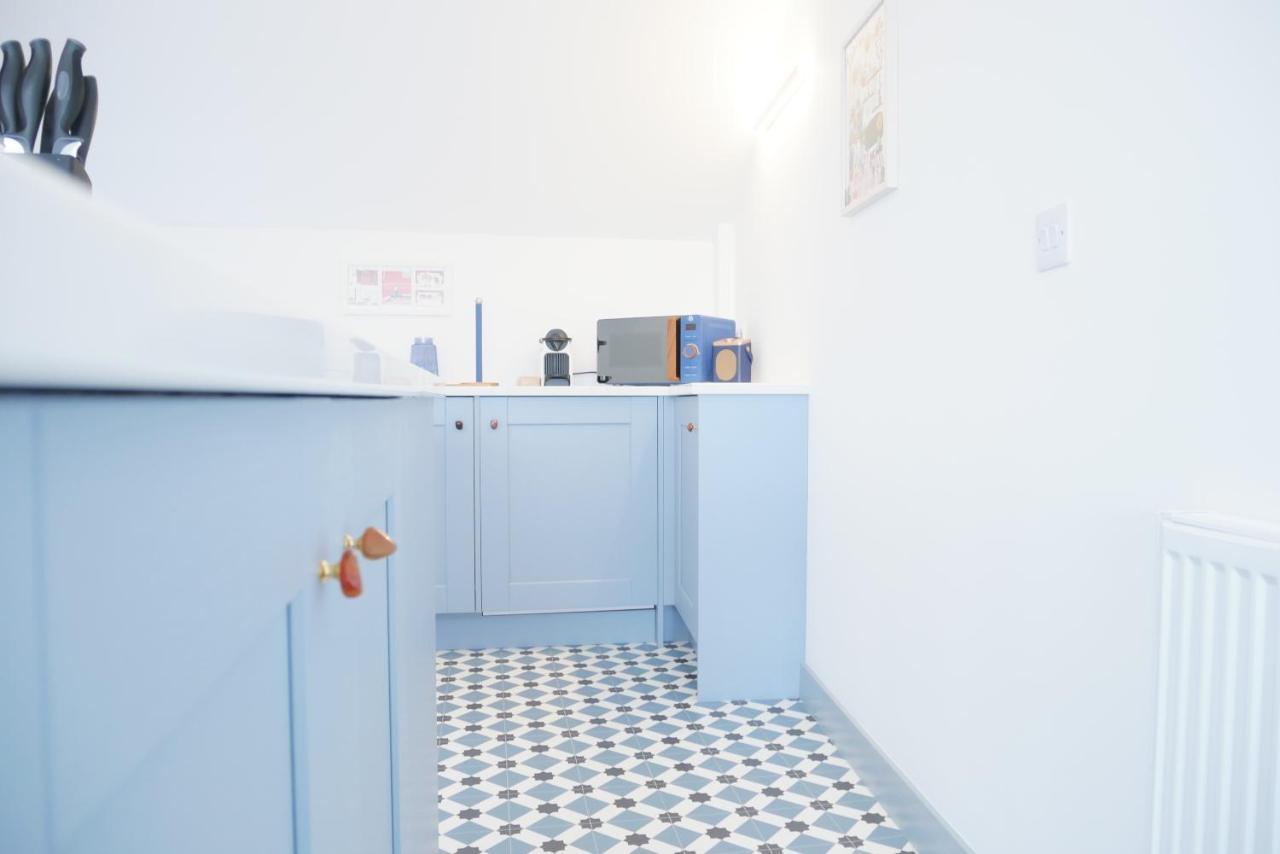 Sunset View, 2 Bedrooms In The Heart Of Holt With Parking Exterior photo